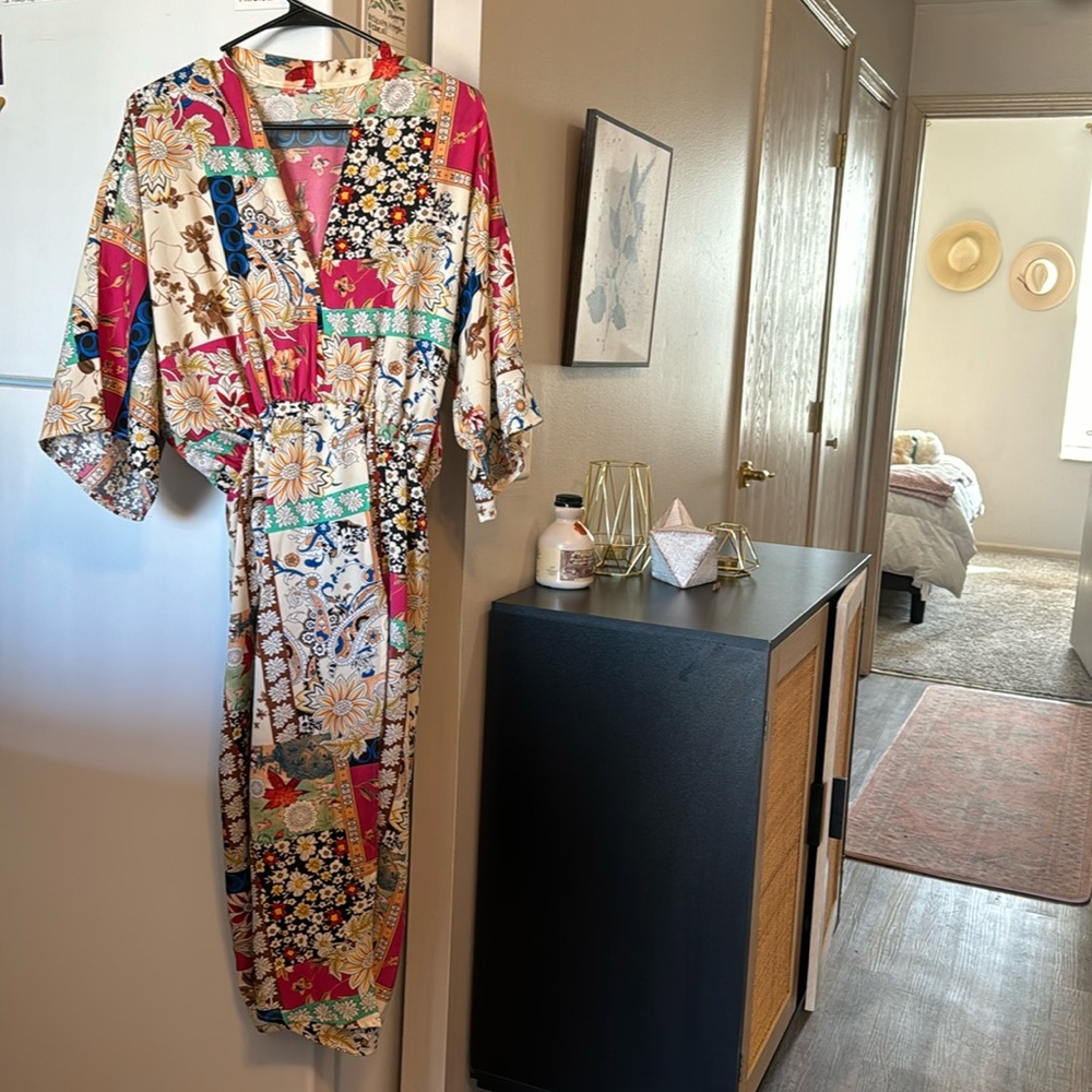 Kimono print dress. Sz. Med
